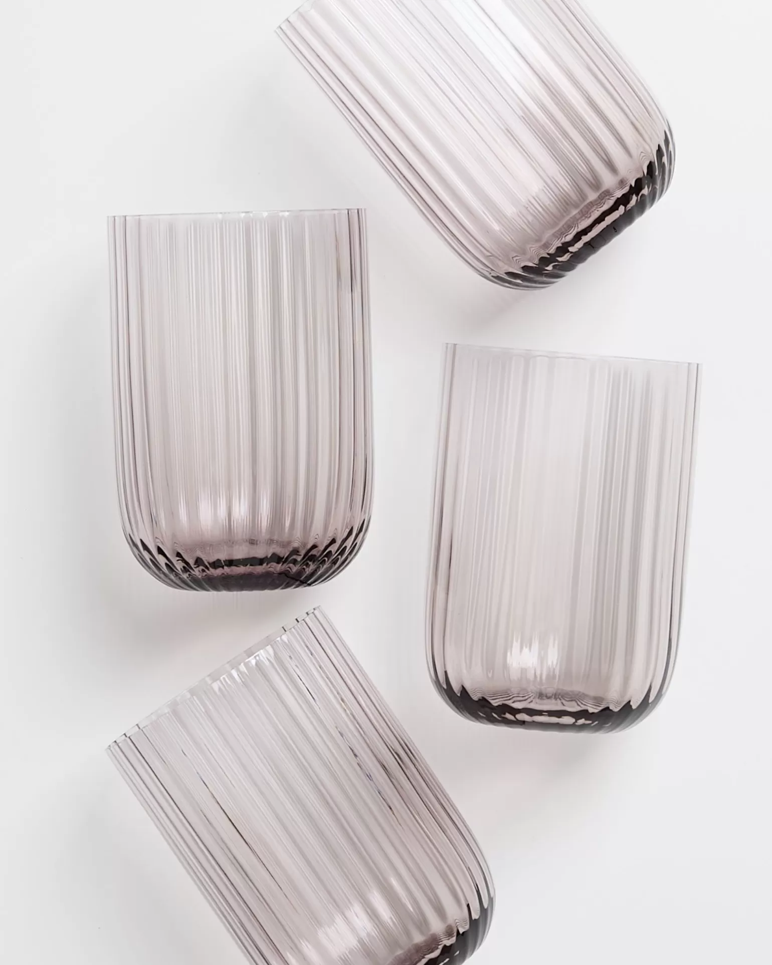 Oferta Especial: Juego Elegante Miio Joia - 4 Vasos Texturizados en Vidrio con Brillo Amatista