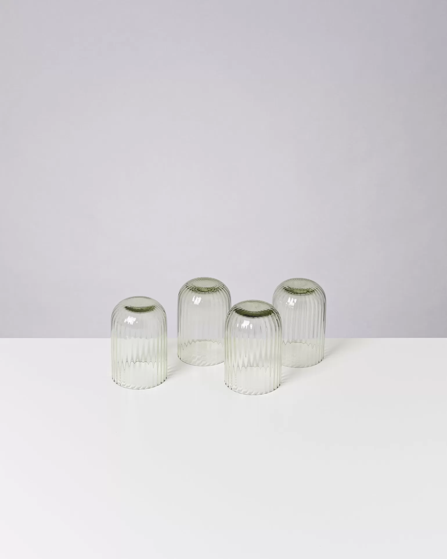 Miio Joia - Juego de 4 Copas Acanaladas en Vidrio Esmeralda | Diseño Elegante Store Motel