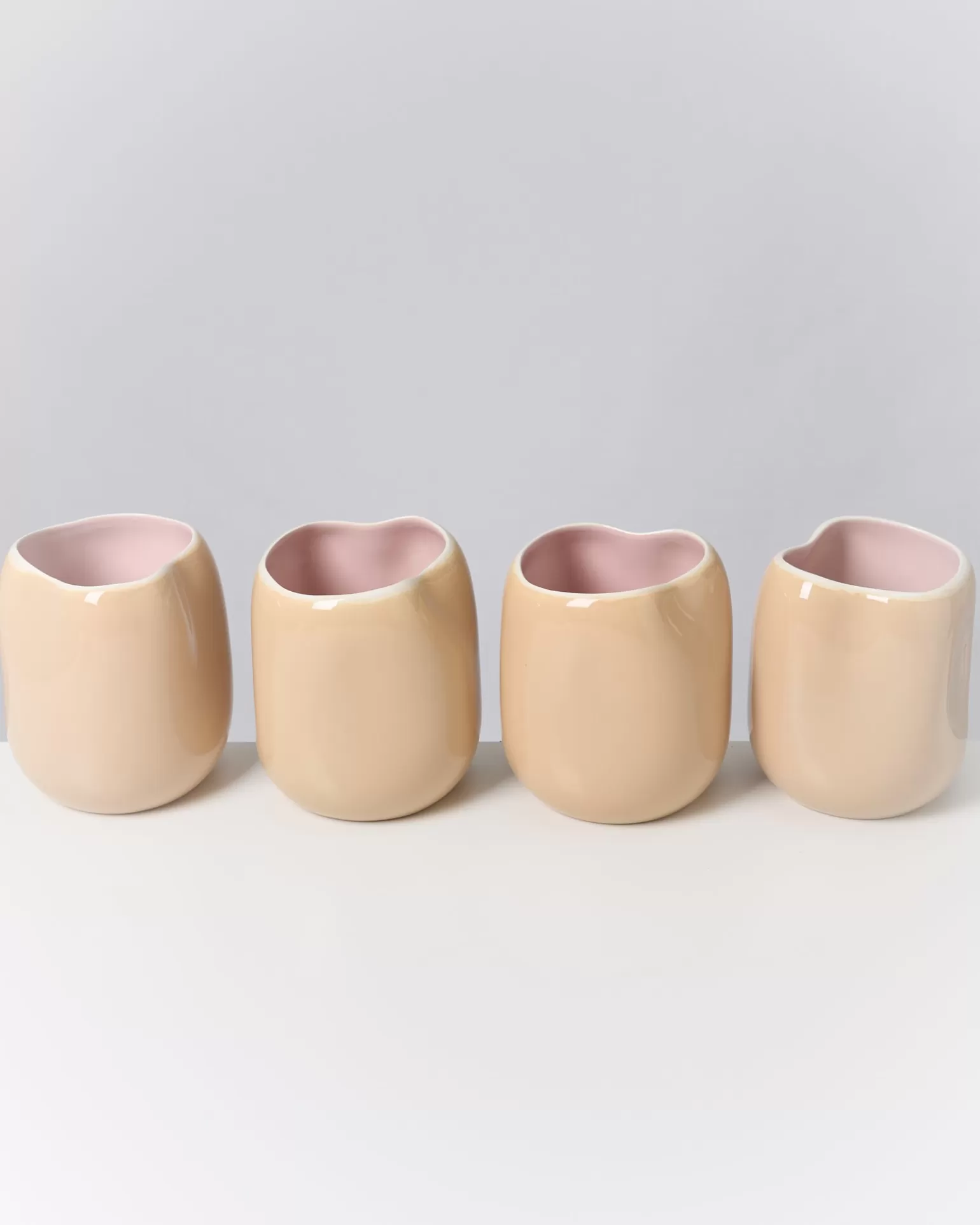 Exclusivo Jarrón Moderno M en Rosa Capuchino - Diseño Elegante para Ambientes Hotelero - Línea Miio João