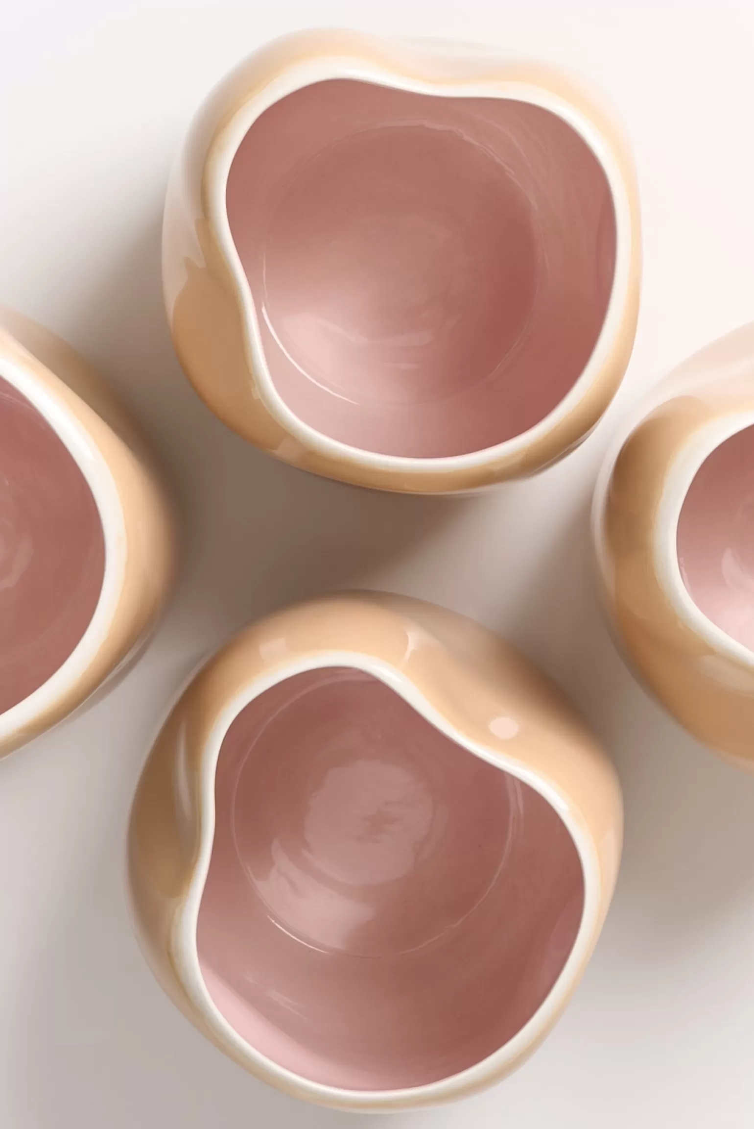 Exclusivo Jarrón Moderno M en Rosa Capuchino - Diseño Elegante para Ambientes Hotelero - Línea Miio João