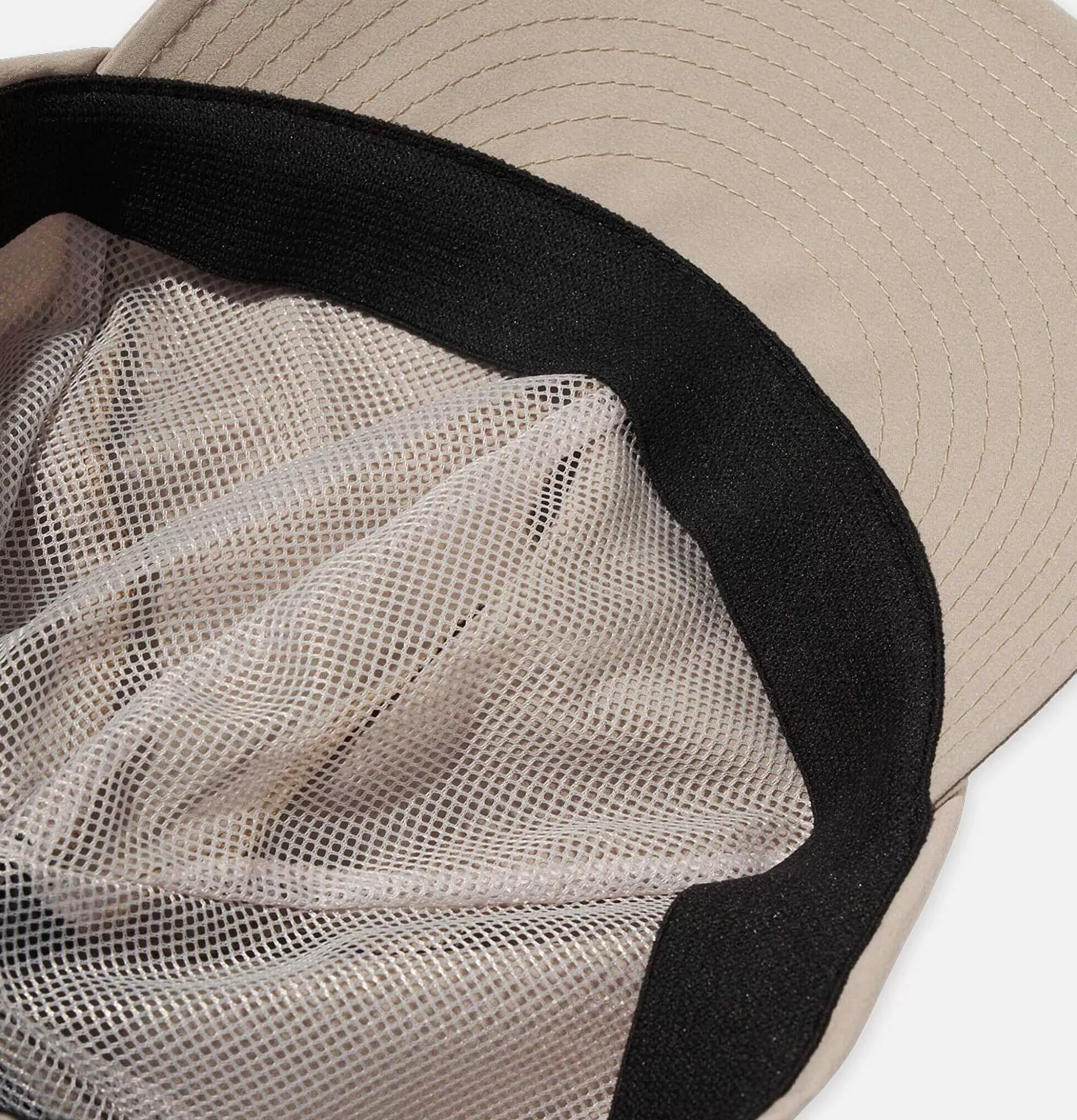GOLDWIN Gorra Ligera Elástica Hombre - Beige Roble, Diseño Transpirable y Ajuste Cómodo para Exteriores