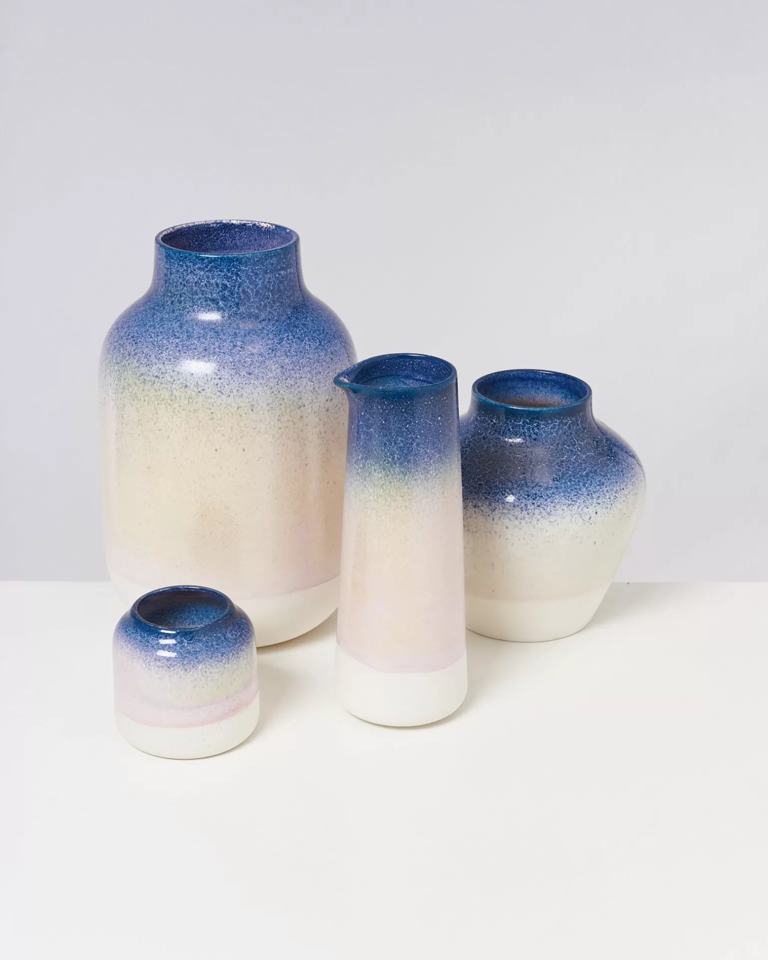 Oferta Relámpago: Jarrón Motel a Miio Madalin - Rosas Azules con Motas en Degradé de Azul y Rosa | Decoración Elegante para Hogar