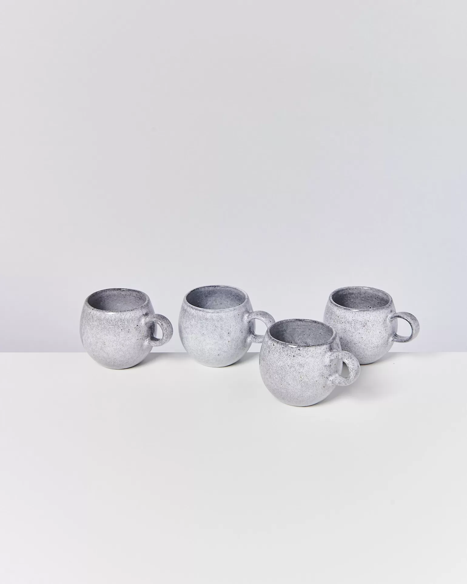 Juego Acogedor de 4 Tazas Pequeñas Gris Suave - Colección Motel à Miio Mae