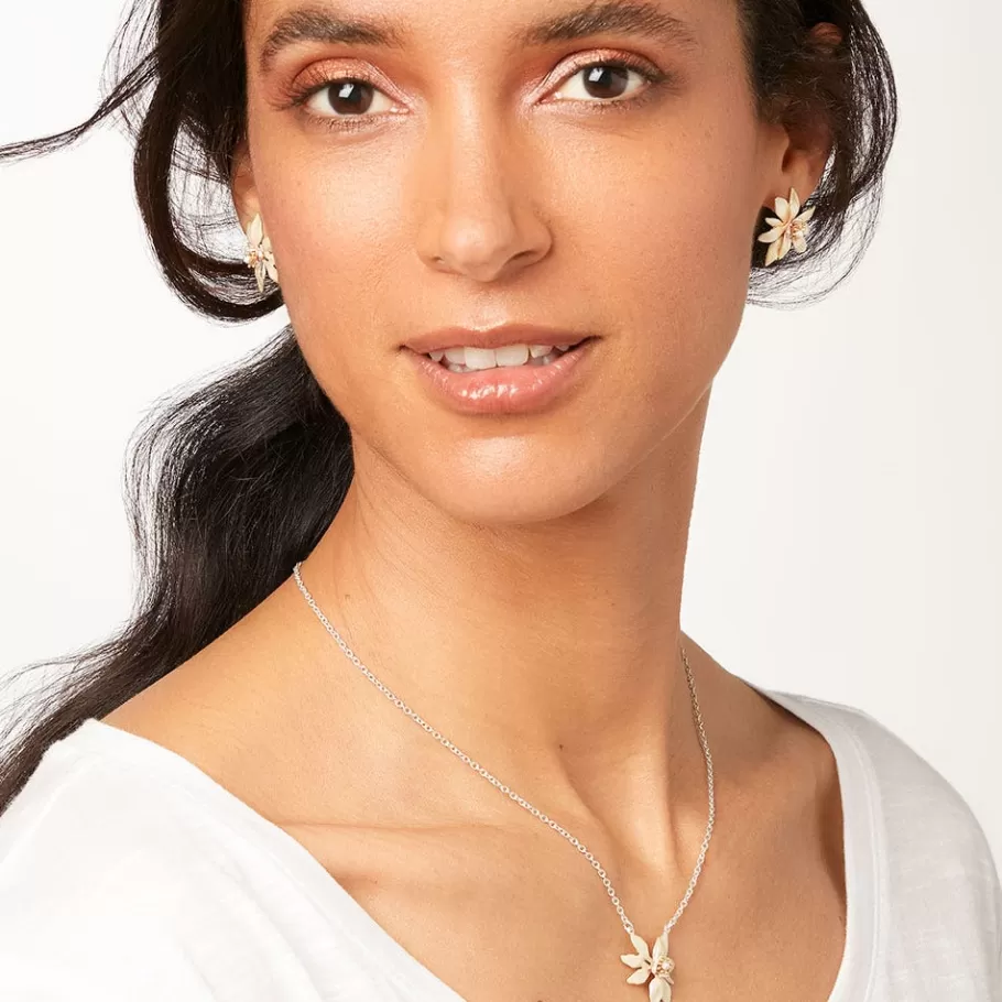 The Met Store Necklaces*Magnolia Pendant Necklace