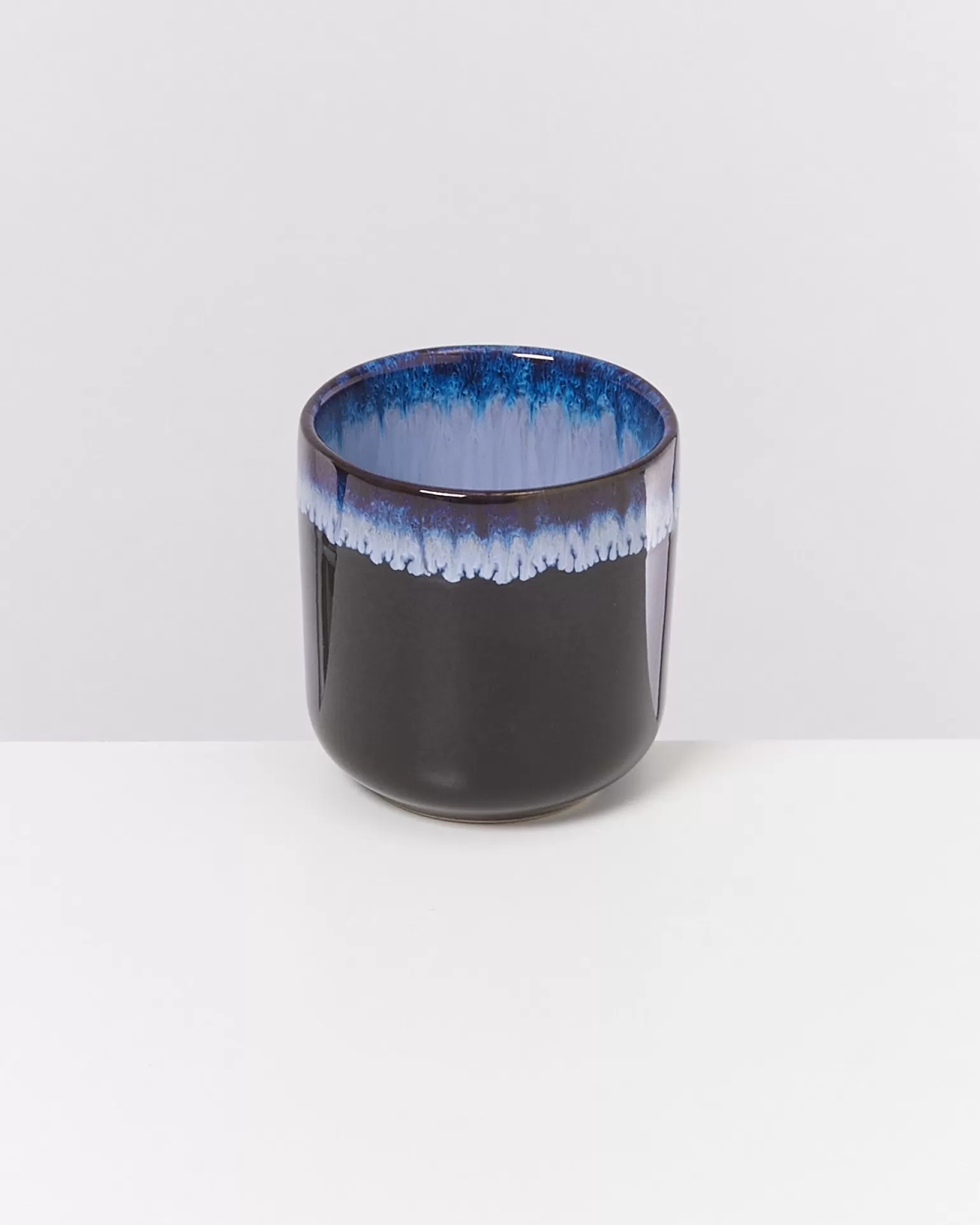 Juego de 4 Tazas Pequeñas para Café - Diseño Moderno Miio Melides | Oferta Especial en Blancas Brillantes