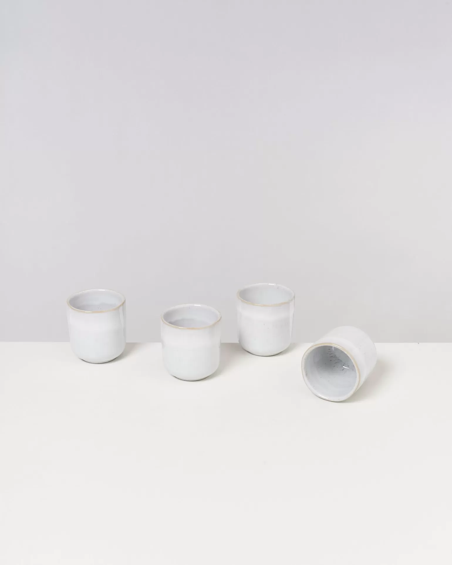 Juego de 4 vasos modernos Miio Melides - Estilo Motel Fashion en blanco puro