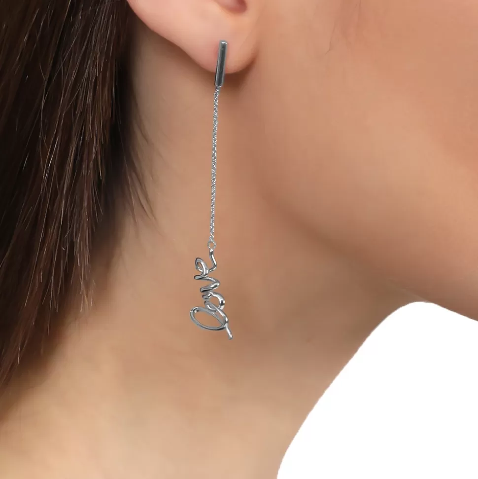 Aretes Folli Follie para Mujer - Cadena Romántica en Plata con Corazón Fundido y Detalle de Amor