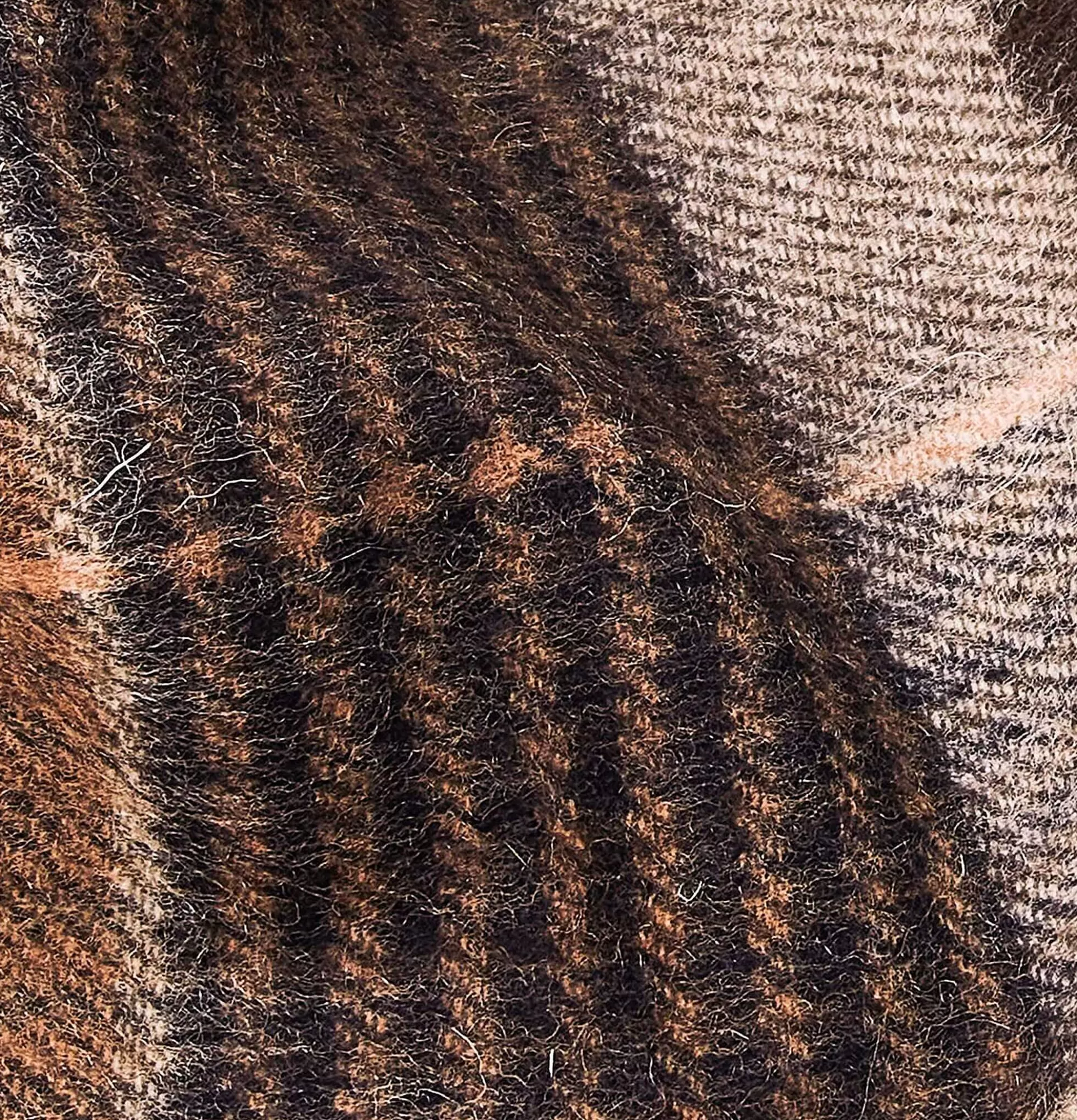 Bufanda Tartán Monsal BARBOUR - Accesorios de Invierno para Caballero: Guantes, Gorros y Chalinas con Diseño Clásico Británico