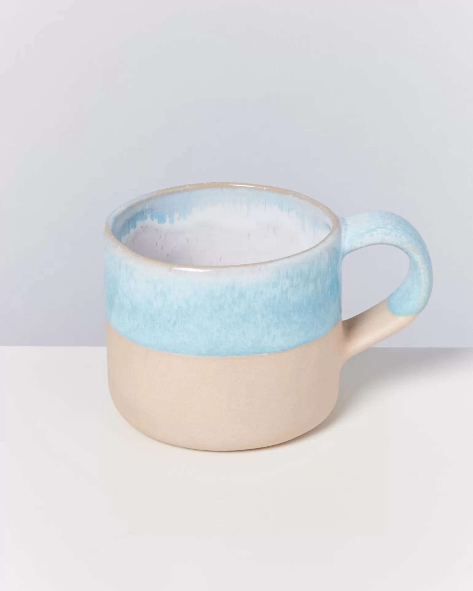 Juego Exclusivo de 4 Tazas Azul Degradado - Colección Motel Miio Nódoa

(Nota: Este título mantiene elementos clave del original pero reorganiza la estructura, utiliza sinónimos naturales (