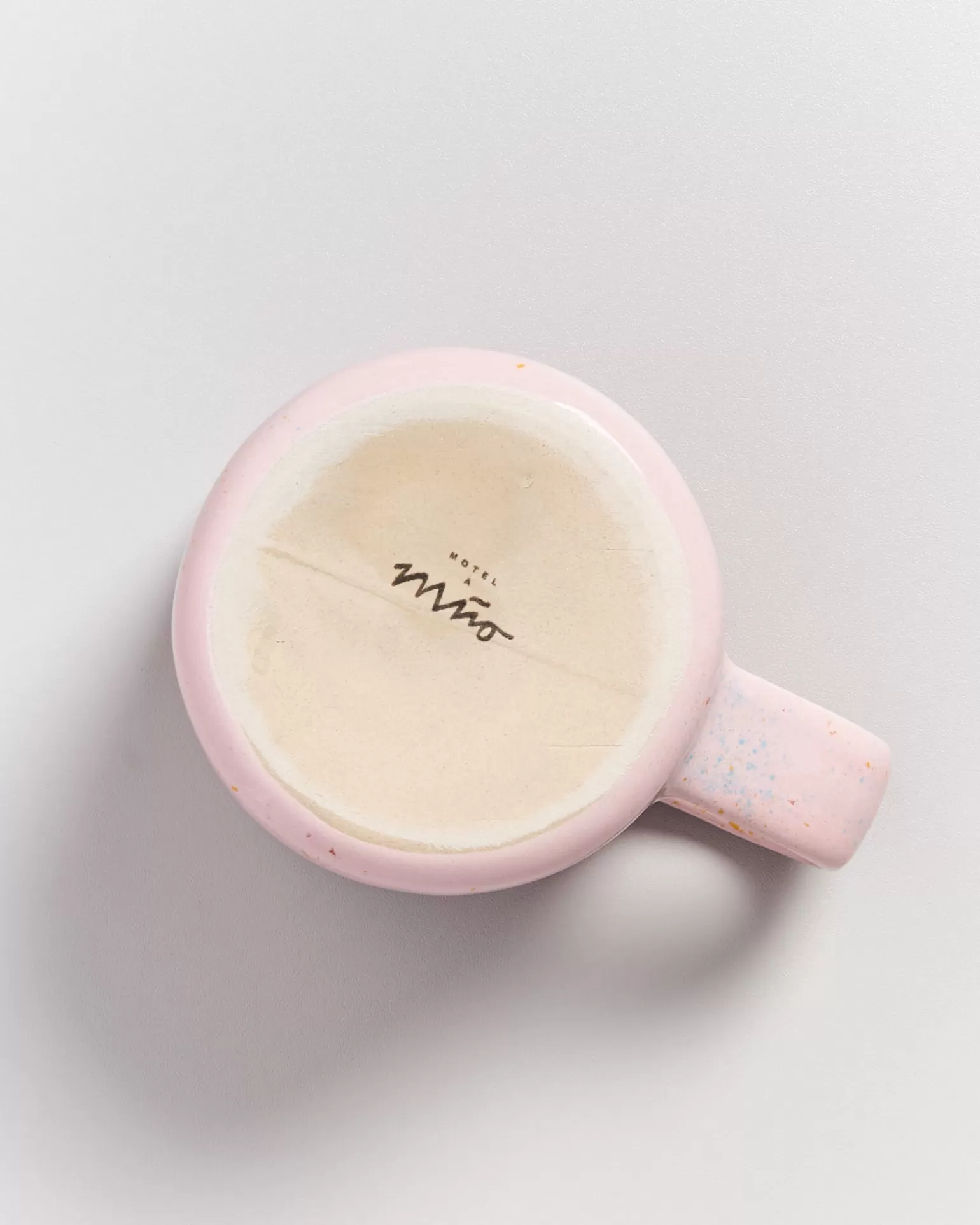 Juego de 6 Tazas con Motas Rosadas Vibrantes - Diseño Exclusivo Best Motel by Miio Nódoa