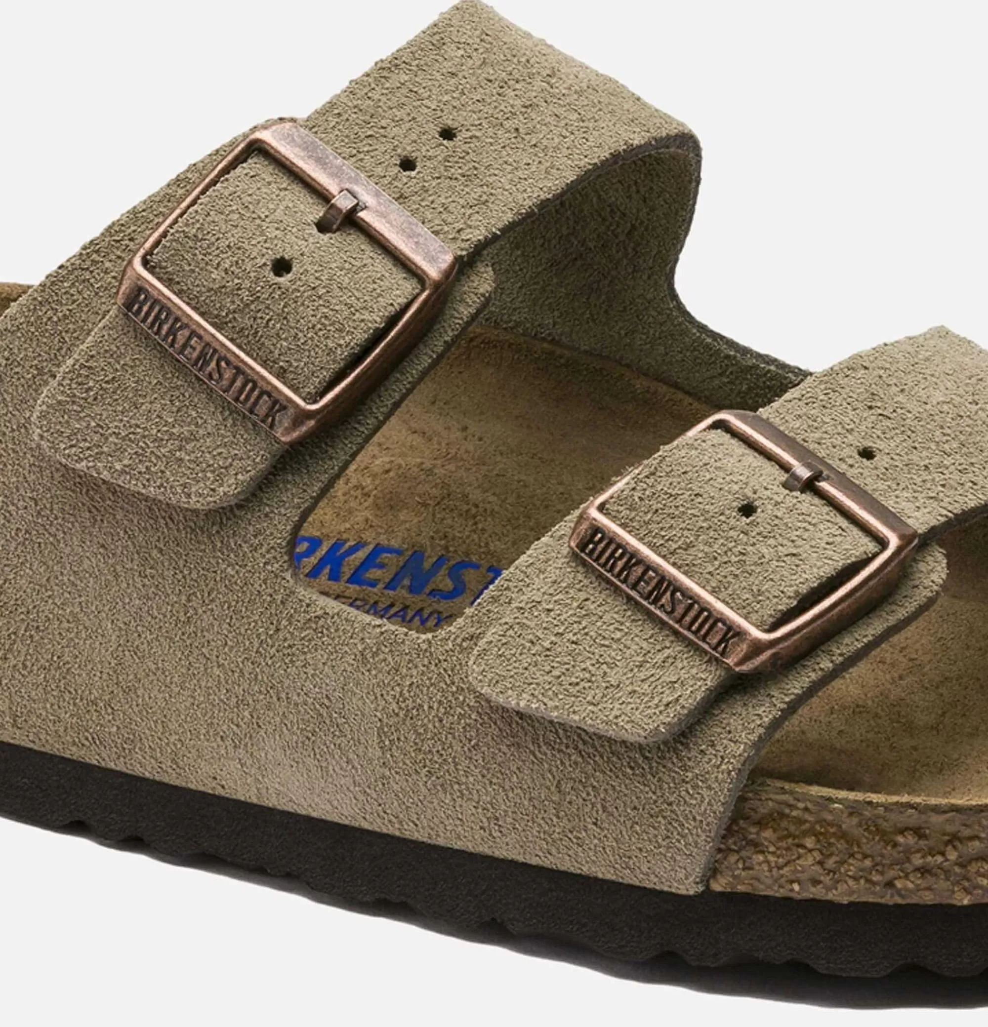 Sandalias Arizona Birkenstock para Hombre - Suela Softbed Acogedora en Tonio Taupe, Calzado Cómodo con Diseño Ergonómico