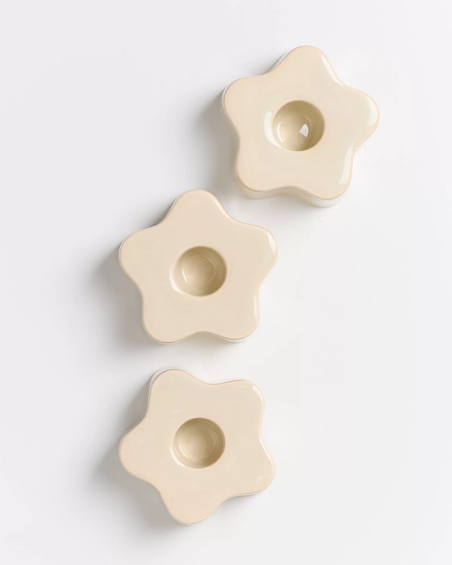 Portavelas Moderno Beige de Hot Motel a Miio Seia – Diseño Decorativo para Ambientes Acogedores
