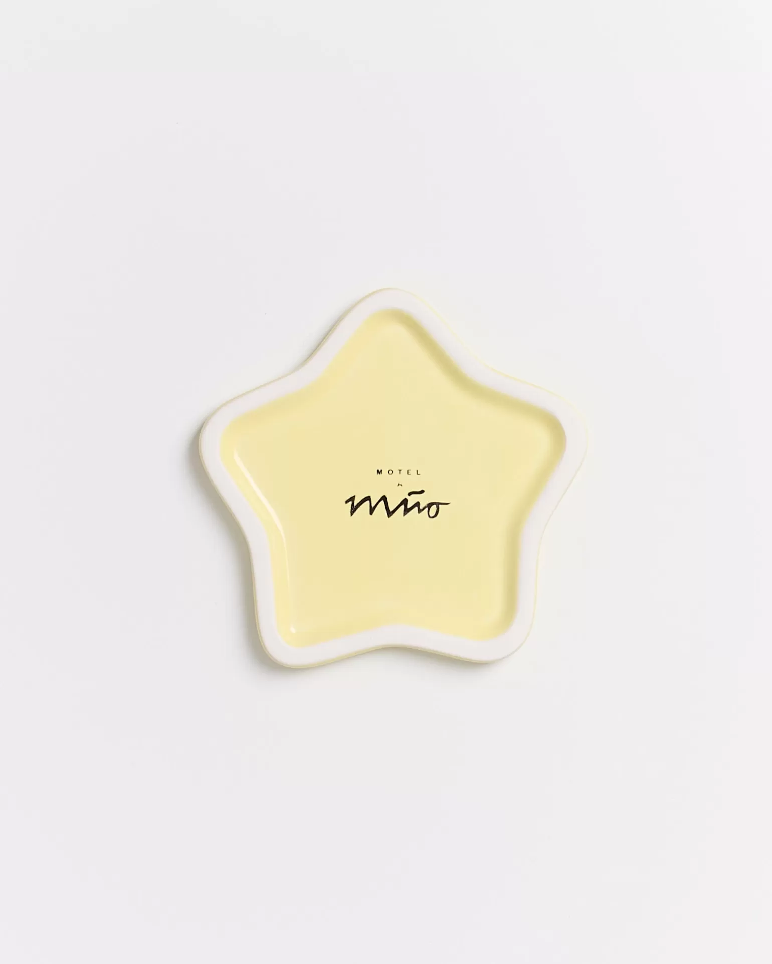 Oferta especial: Juego de posavasos Motel estilo Miio Seiá en tono amarillo vibrante ¡Últimas unidades!
