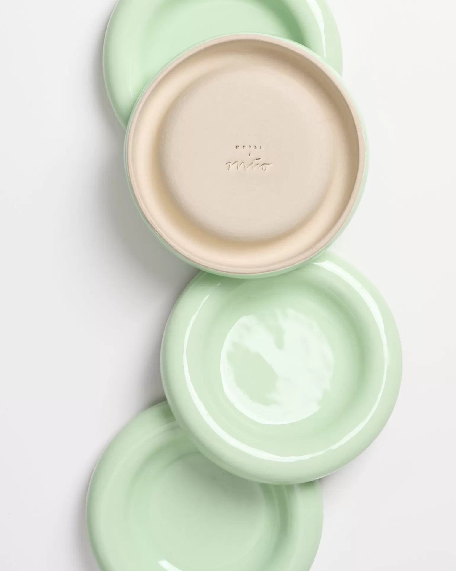 Exquisito Platillo Miio Seia - Diseño Compacto para Ceremonias de Té Matcha
