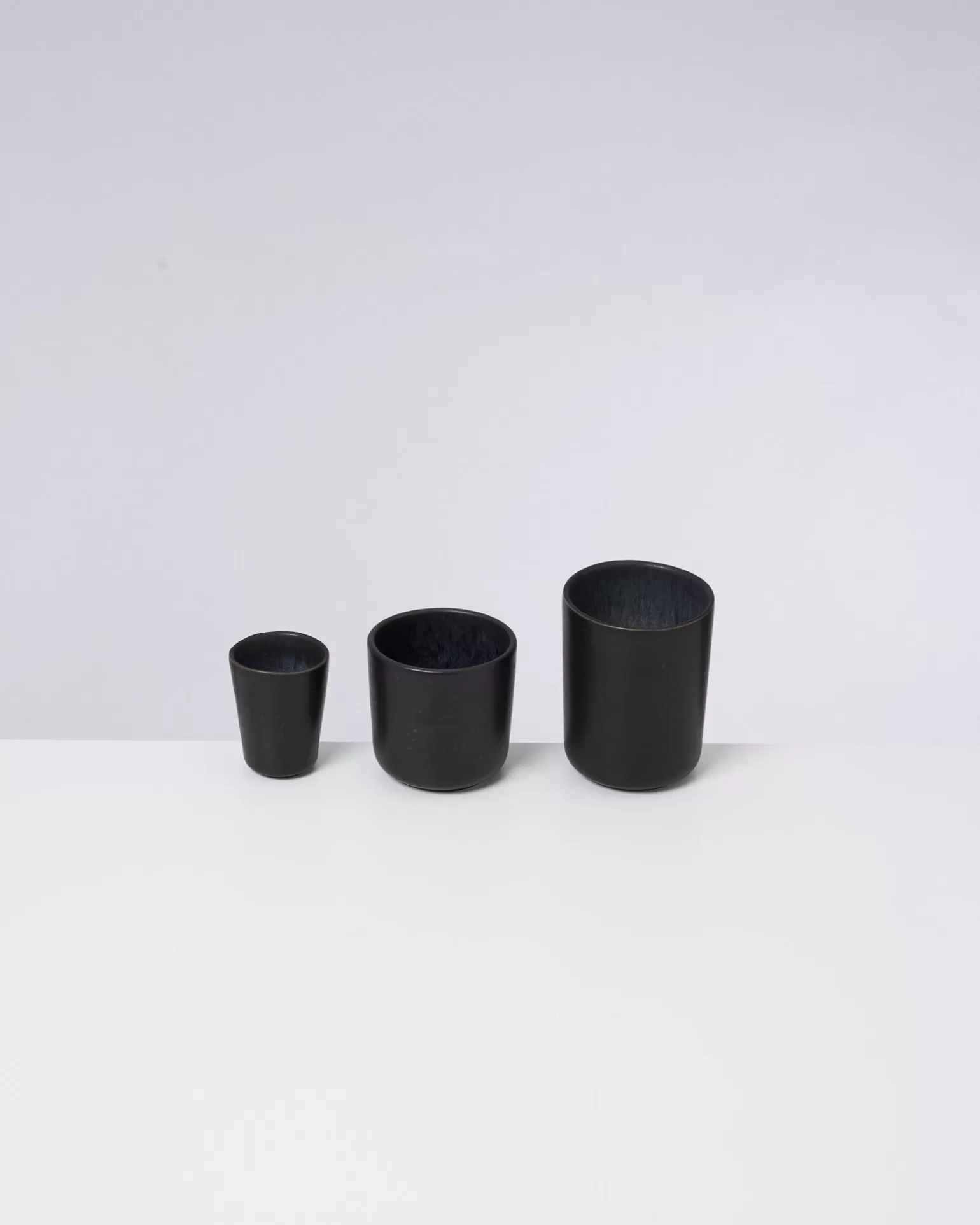 MiiO Sintra - Taza Compacta de Diseño Moderno en Negro Intenso para Café | Hot Motel Collection