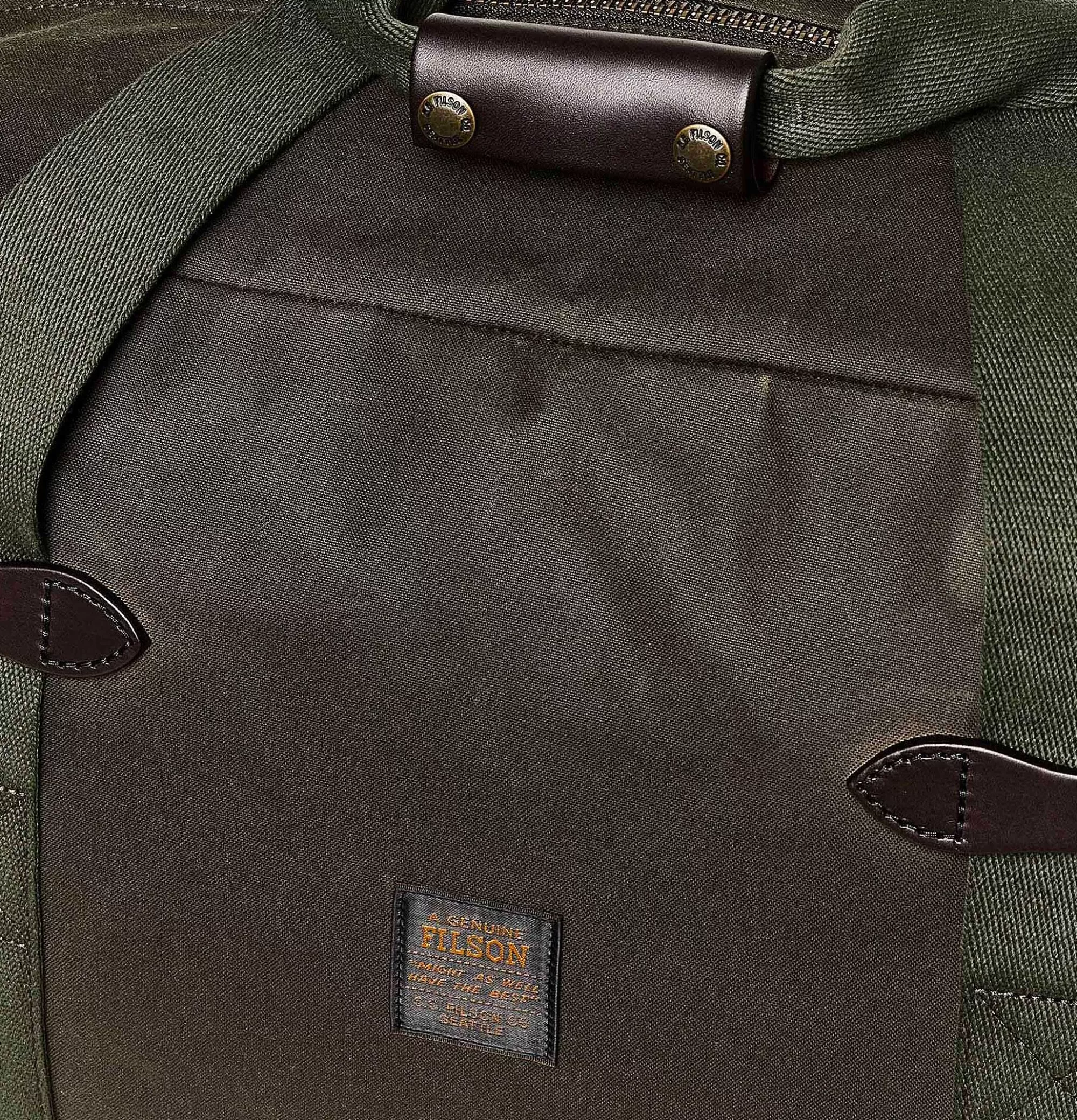 Bolso de Viaje Mediano en Lona Impermeable FILSON - Diseño Otter Green para Aventuras, Equipaje Duradero con Estilo Clásico