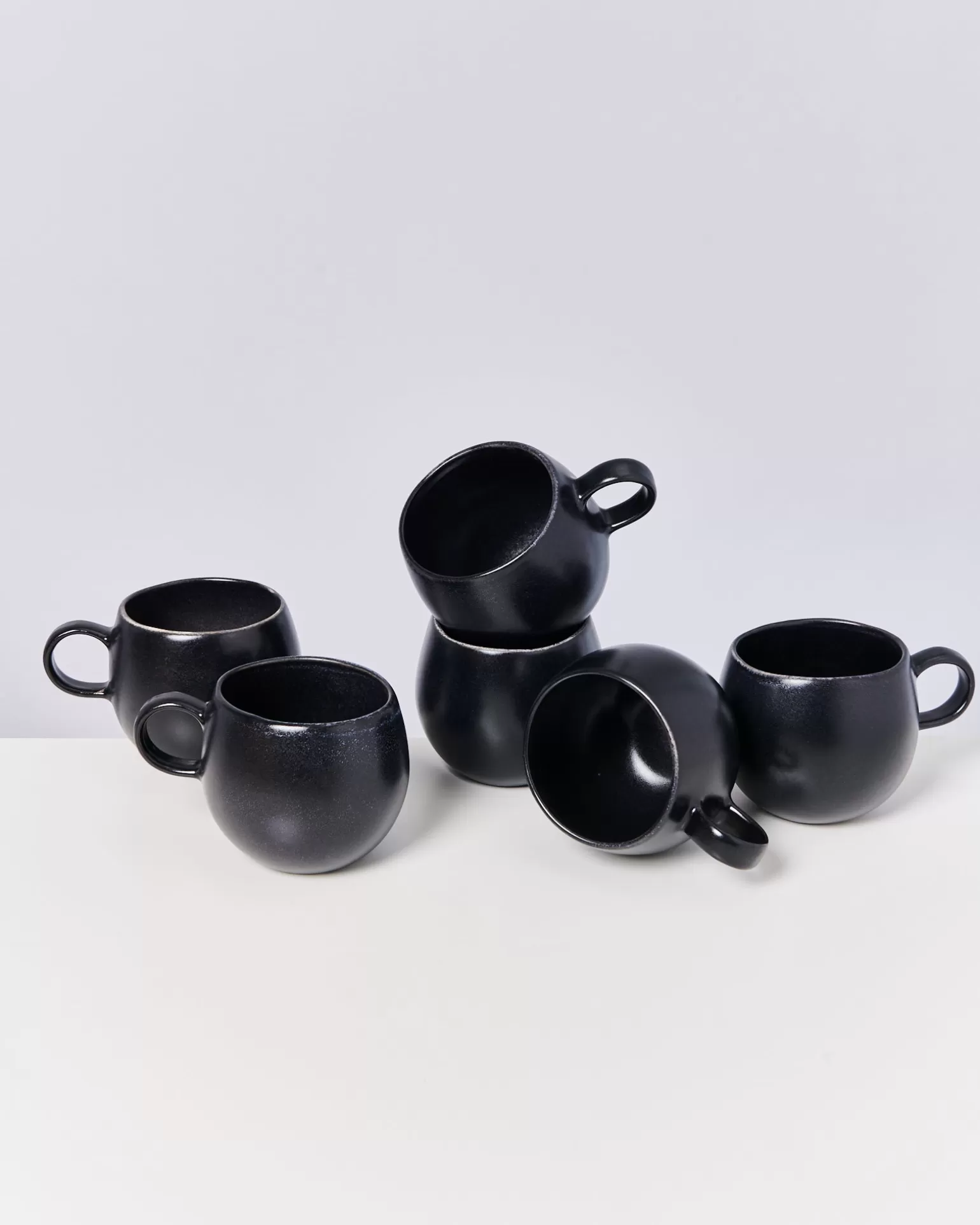 Taza Turmalina Miio｜Diseño Elegante en Negro Profundo｜Capacidad Extra Grande｜Estilo Moderno para Bebidas Calientes